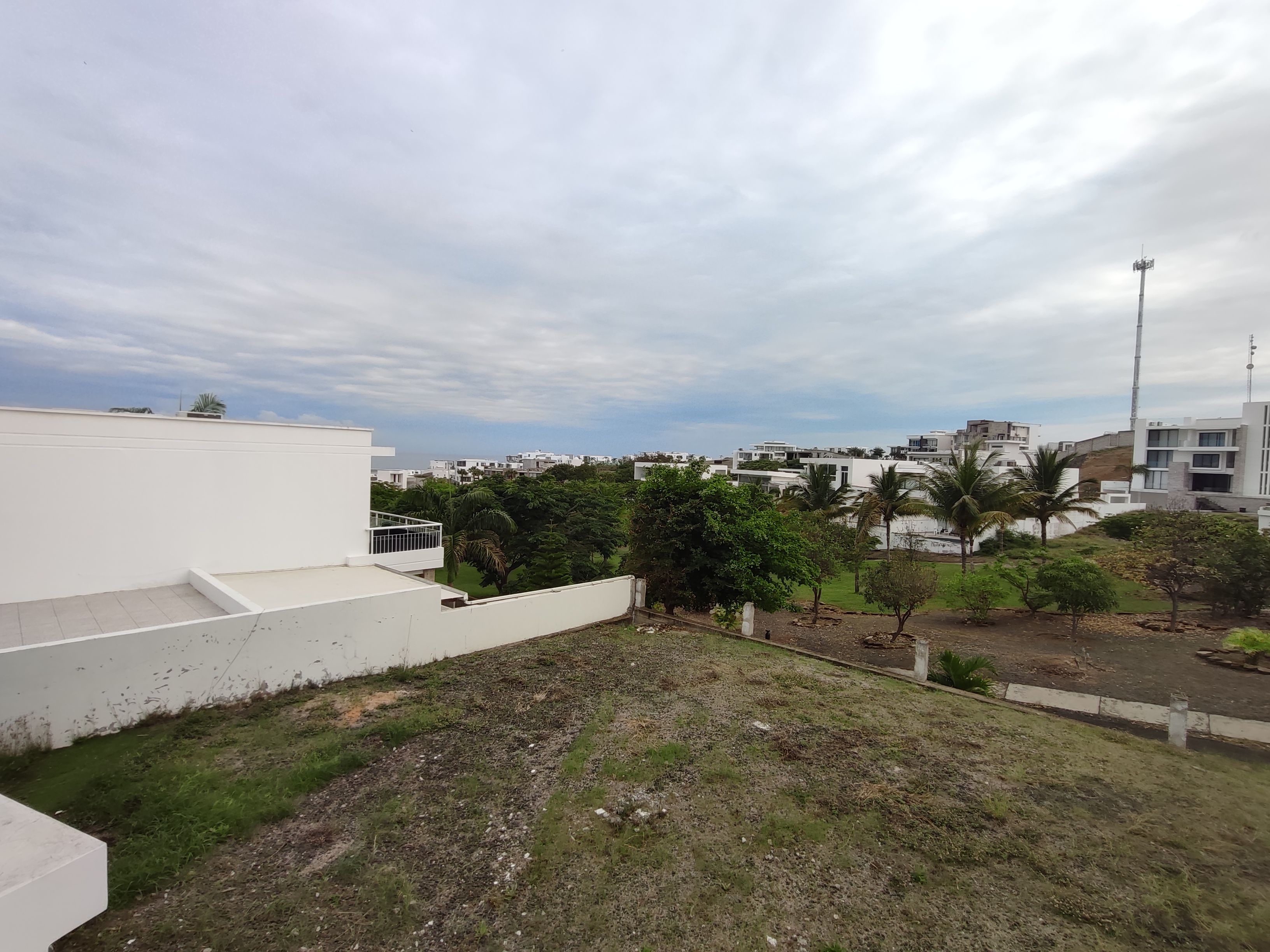 Casa en Alquiler en Manta en Urbanización Ciudad del Mar