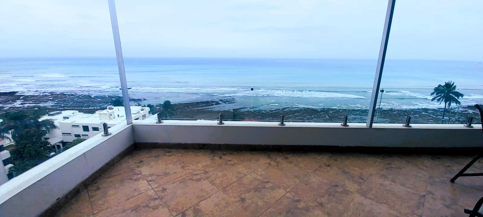 Departamento remodelado con vista al mar -Manta 