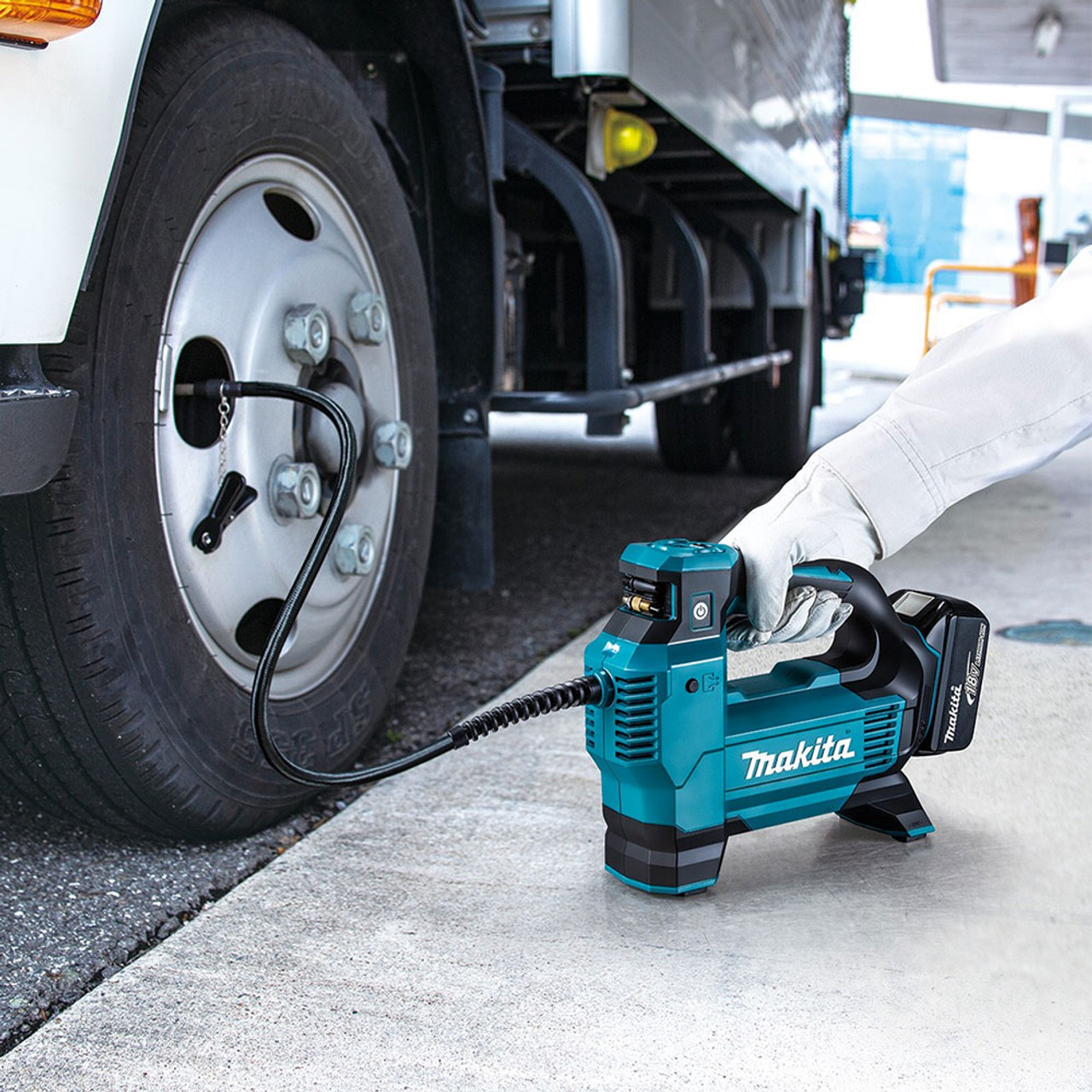 Makita Cordless Inflator