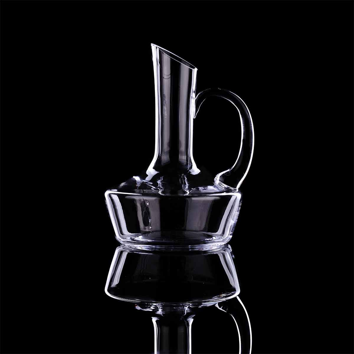 Elegant Glass Wine Decanter