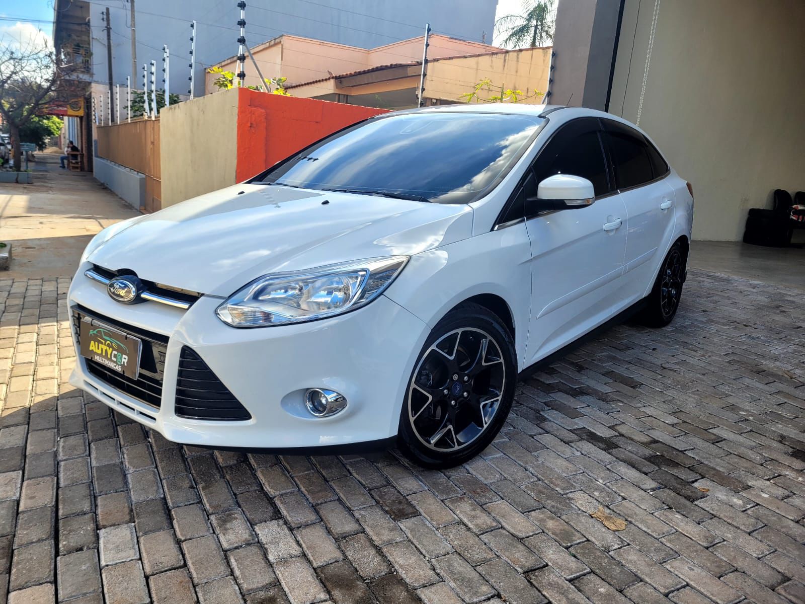 *VENDIDO* Ford Focus Sedan Titanium - 2015