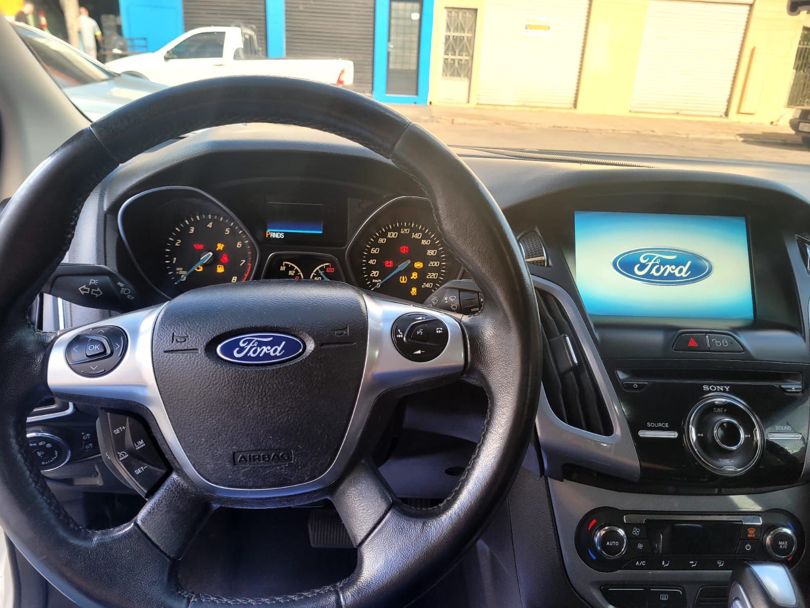 *VENDIDO* Ford Focus Sedan Titanium - 2015