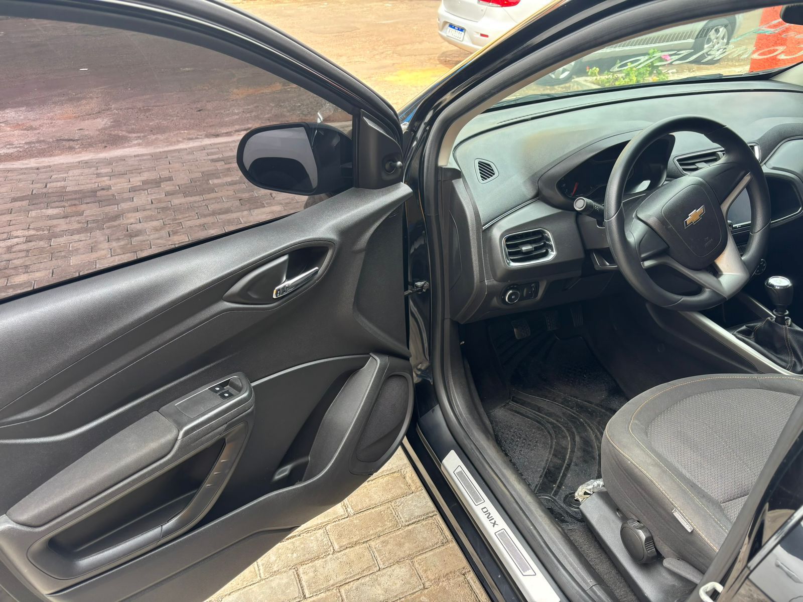 *VENDIDO* Chevrolet Onix 1.4 LT - 2015