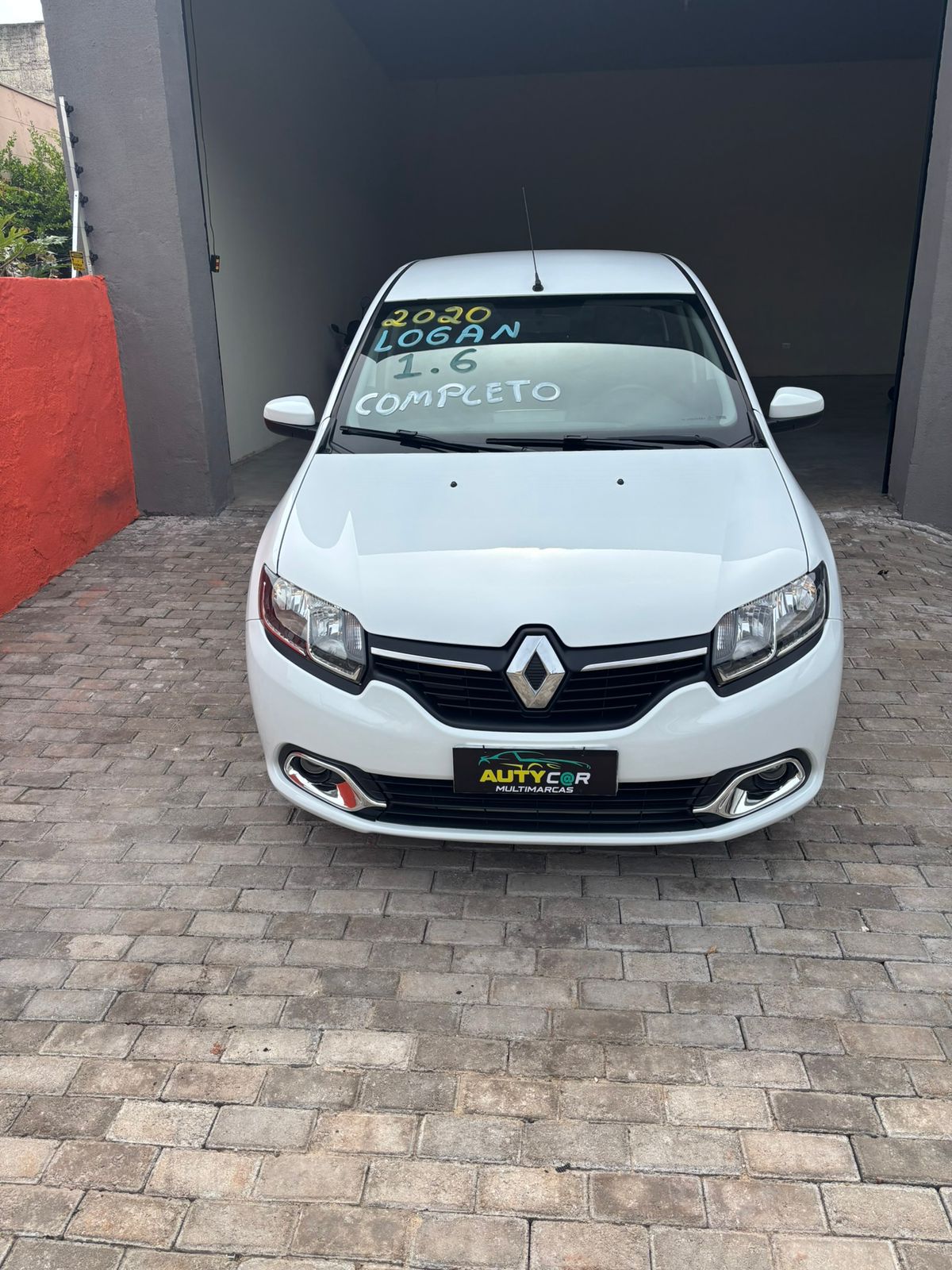 * VENDIDO * Renault Logan Expression Advantage 1.6 - 2020