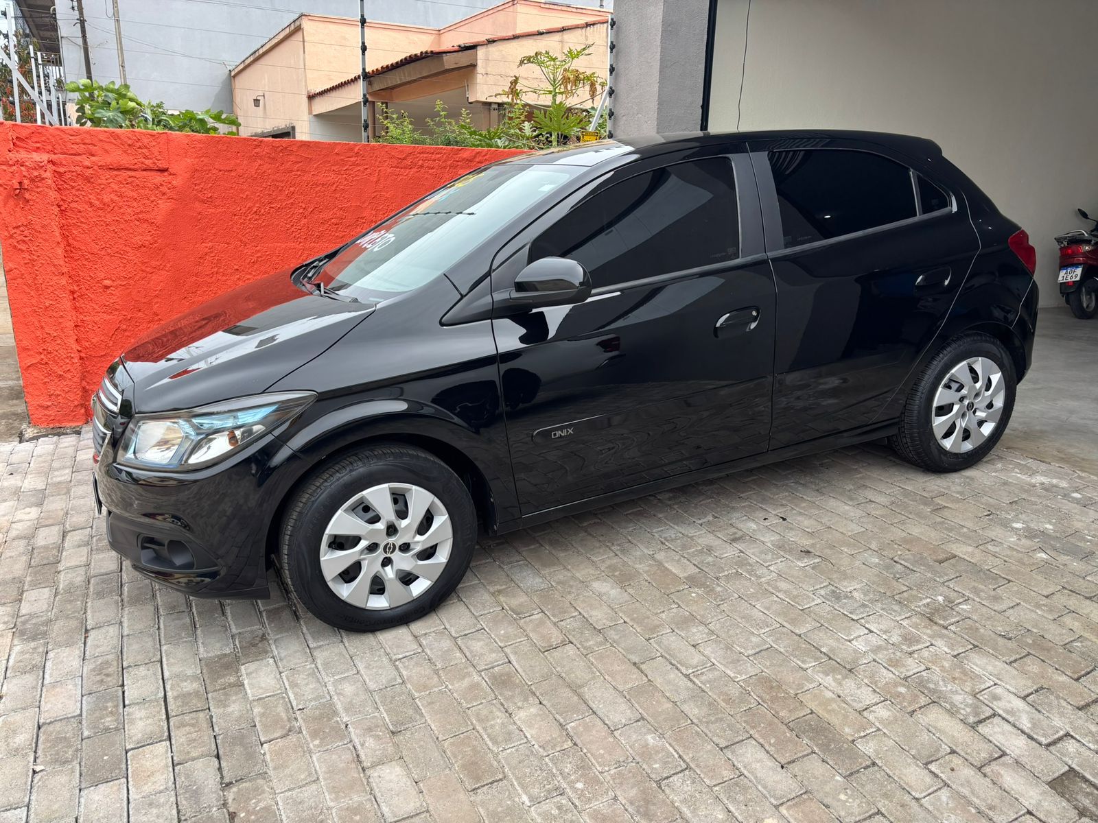 *VENDIDO* Chevrolet Onix 1.4 LT - 2015
