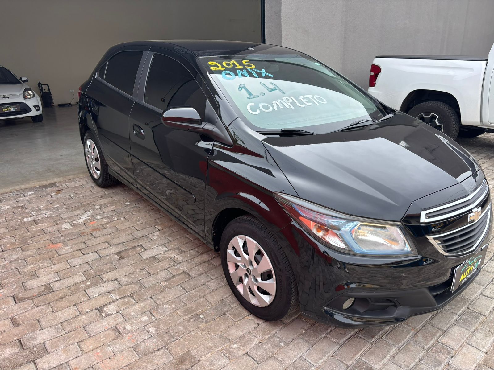 *VENDIDO* Chevrolet Onix 1.4 LT - 2015
