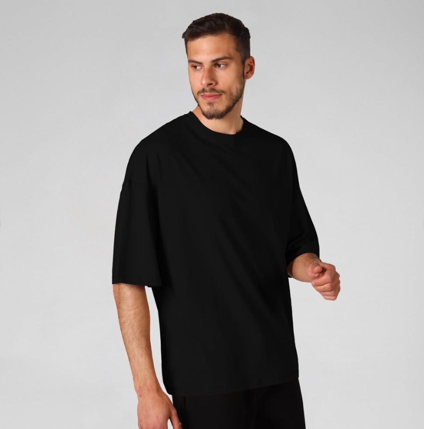 Schwarzes Oversize-T-Shirt