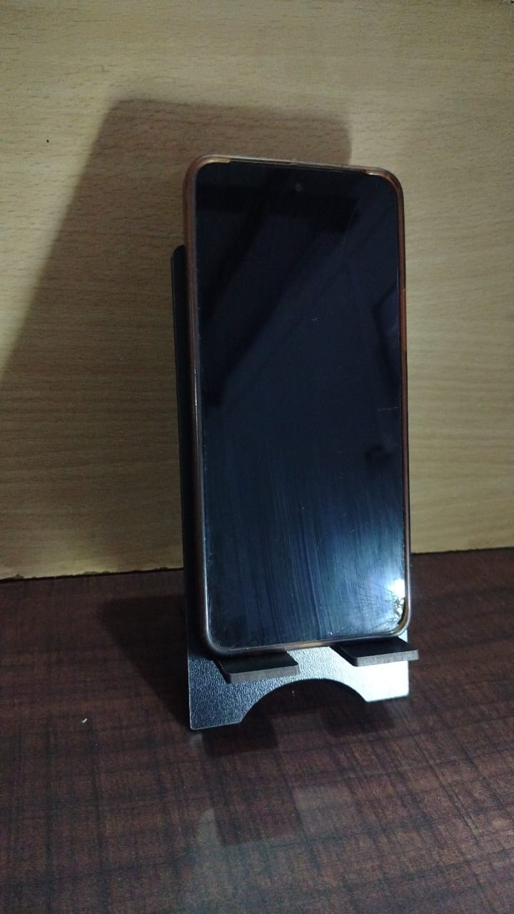 Metal Phone Stand with Floral Cutout