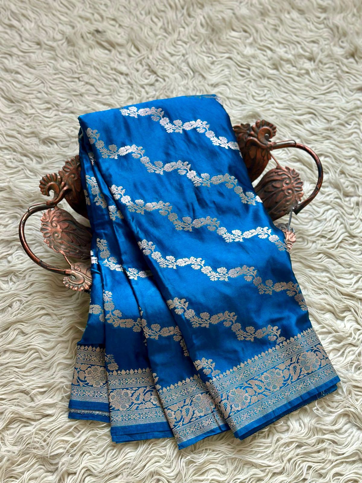 Graceful Mashru Silk Saree with Floral Vine Zari Weave