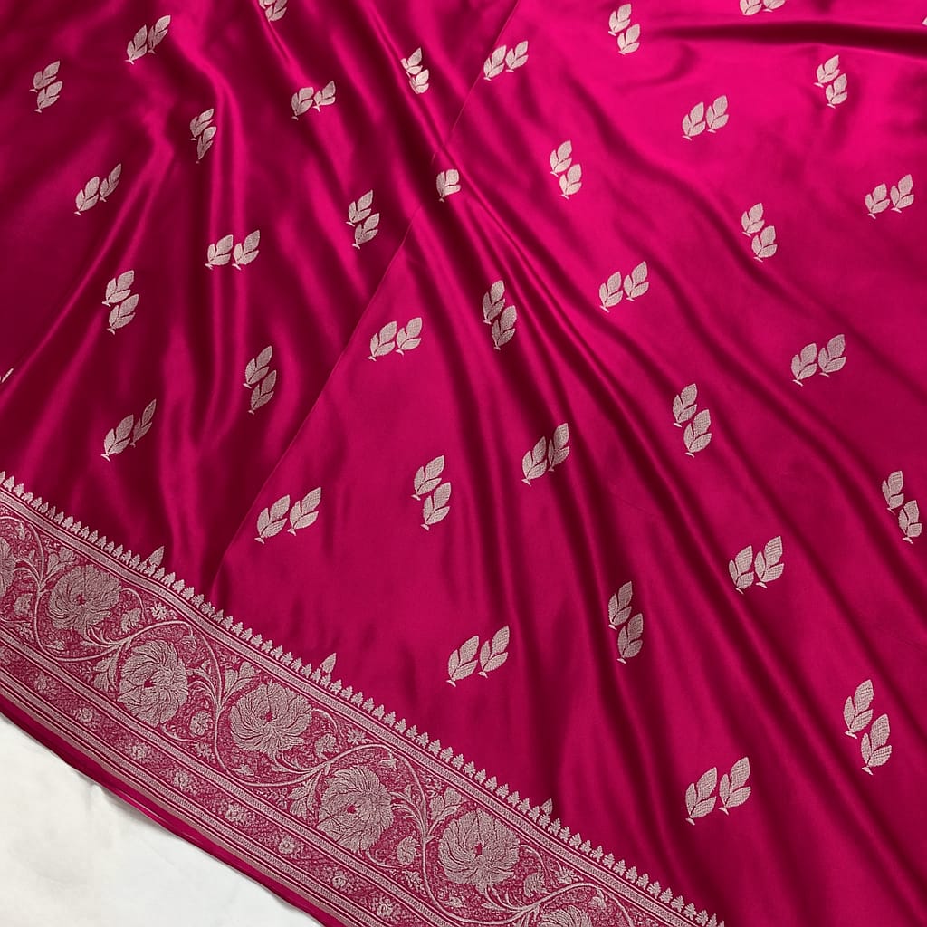 Dazzling Mashru Silk Saree with Elegant Silver Zari Motifs