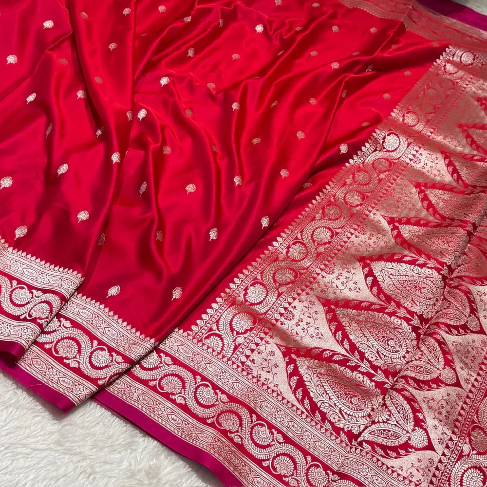 Exquisite Mashru Silk Saree with Antique Gold Zari Weave