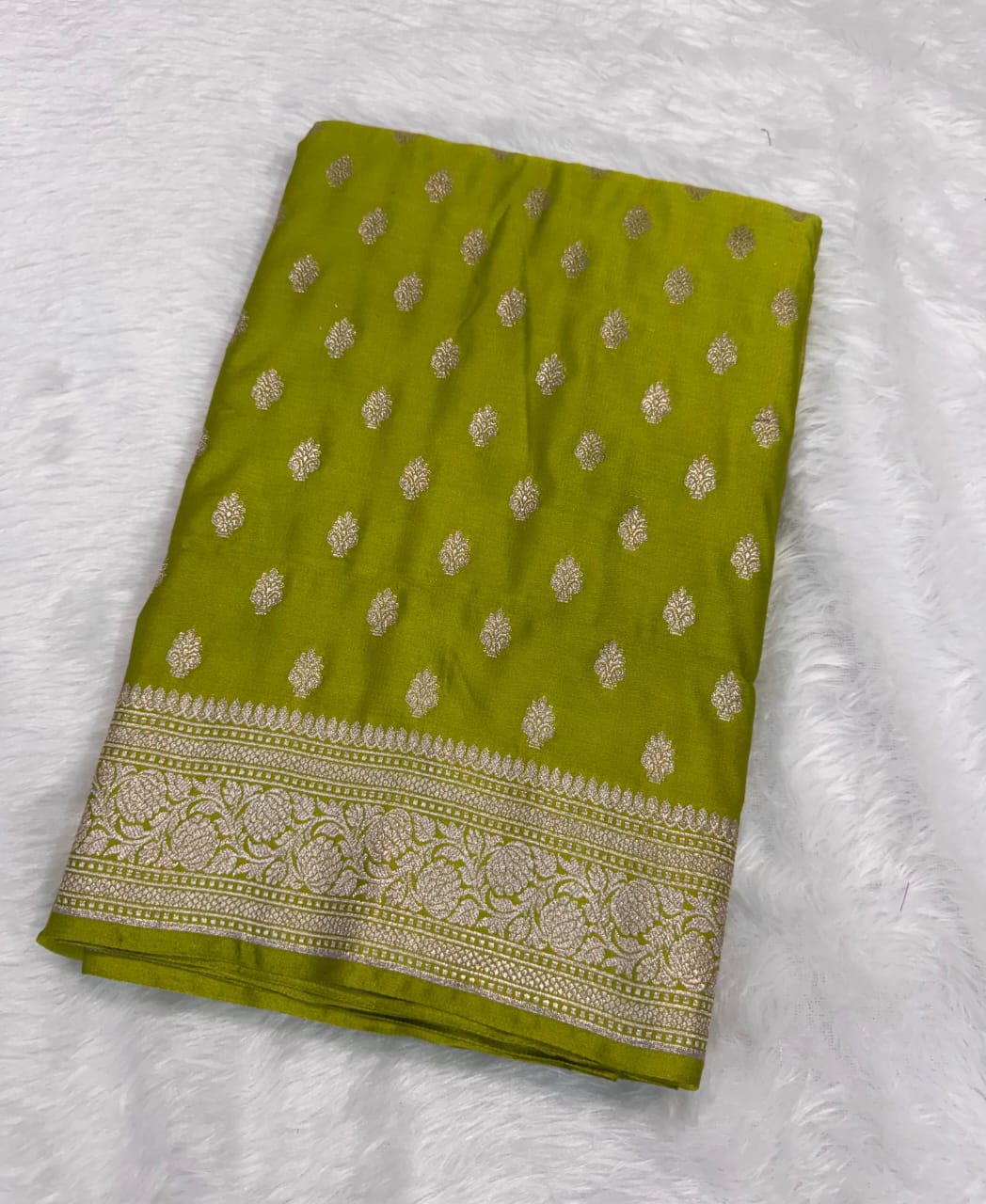 Elegant Mehendi Green Mashru Silk Saree with Antique Gold Zari Weave