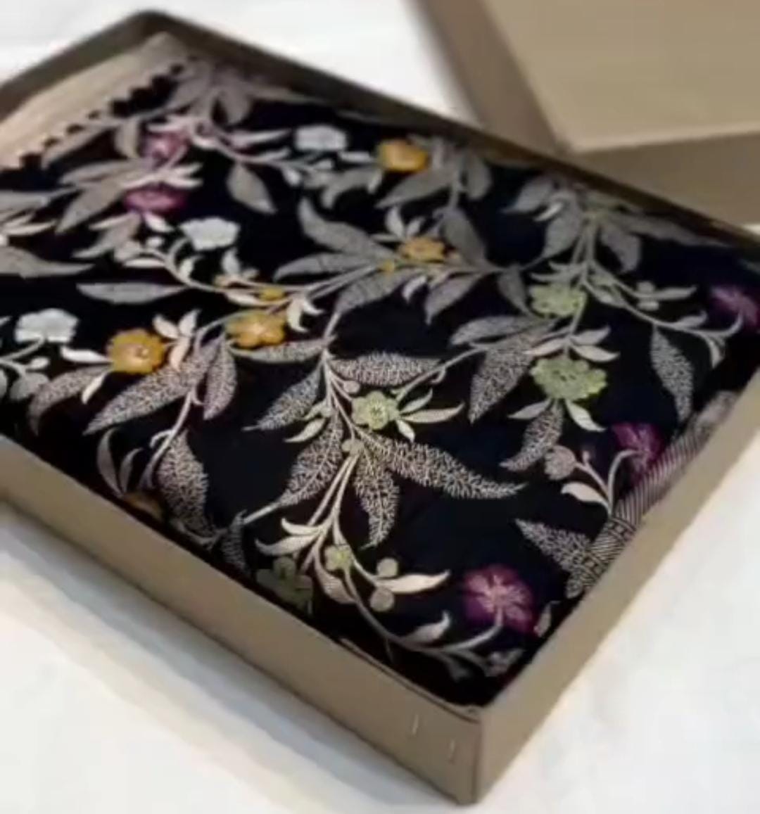 Tilfi Mashru Silk Saree with Floral And Leafs Design Jaal