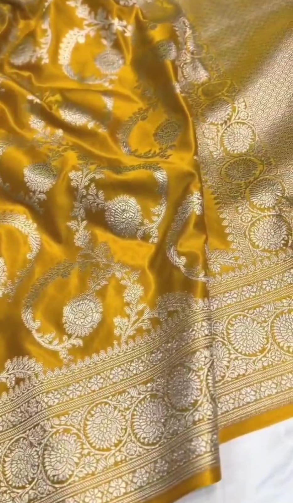 Magnificent Mashru Silk Saree with Silver Zari Jangla Jaal