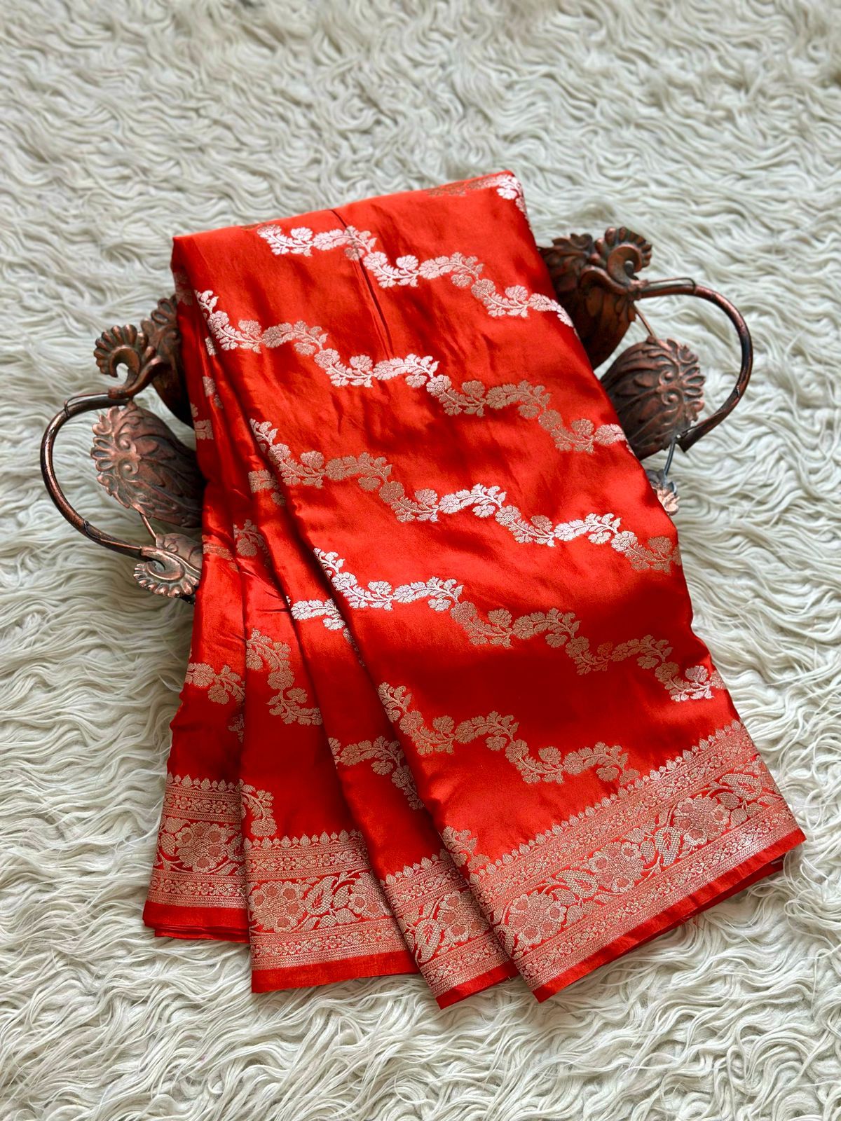 Graceful Mashru Silk Saree with Floral Vine Zari Weave