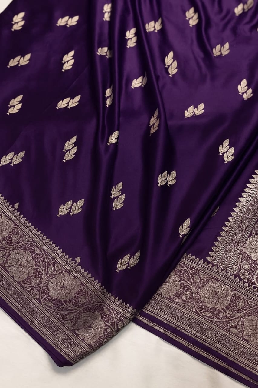 Dazzling Mashru Silk Saree with Elegant Silver Zari Motifs