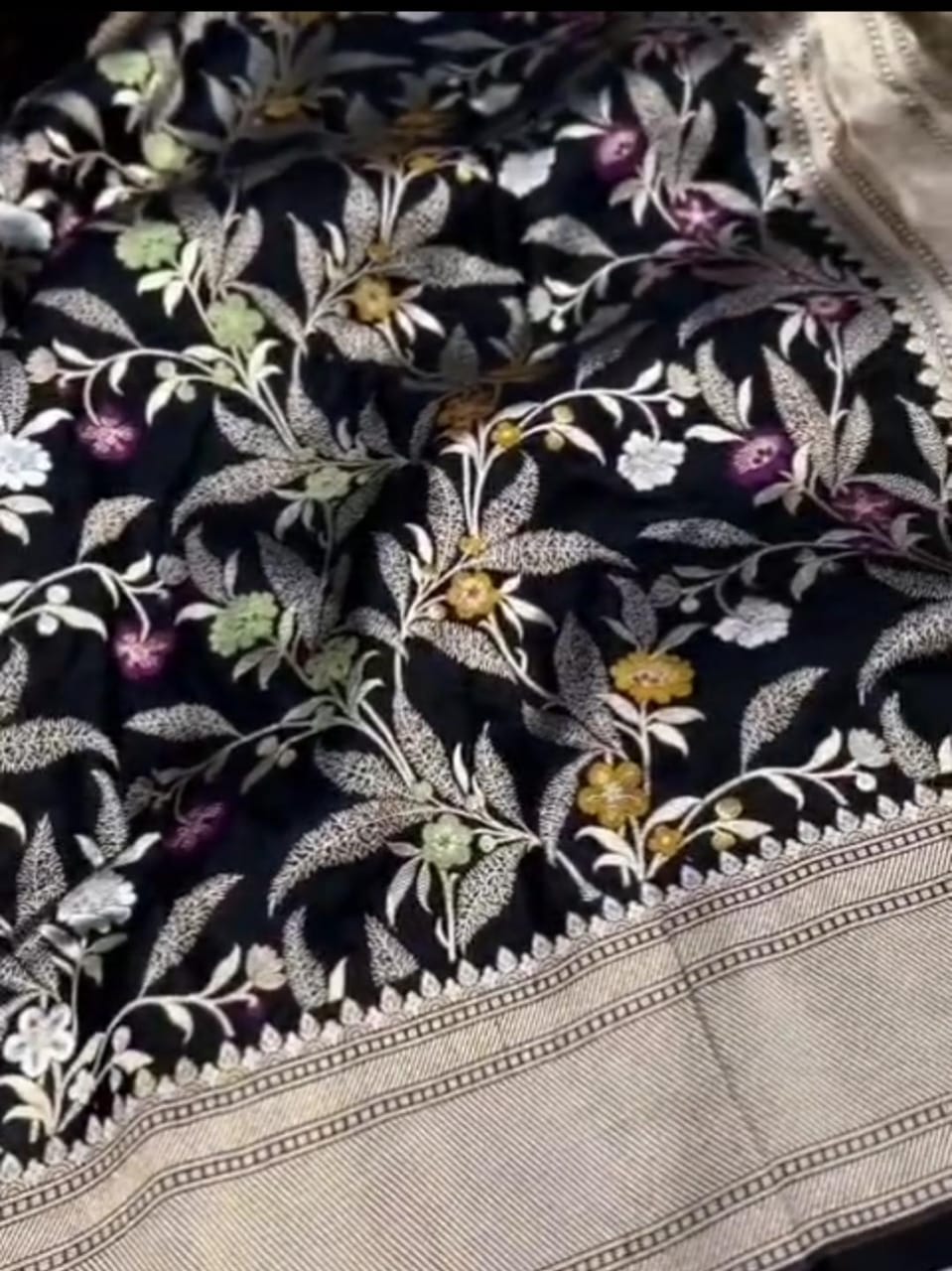 Tilfi Mashru Silk Saree with Floral And Leafs Design Jaal