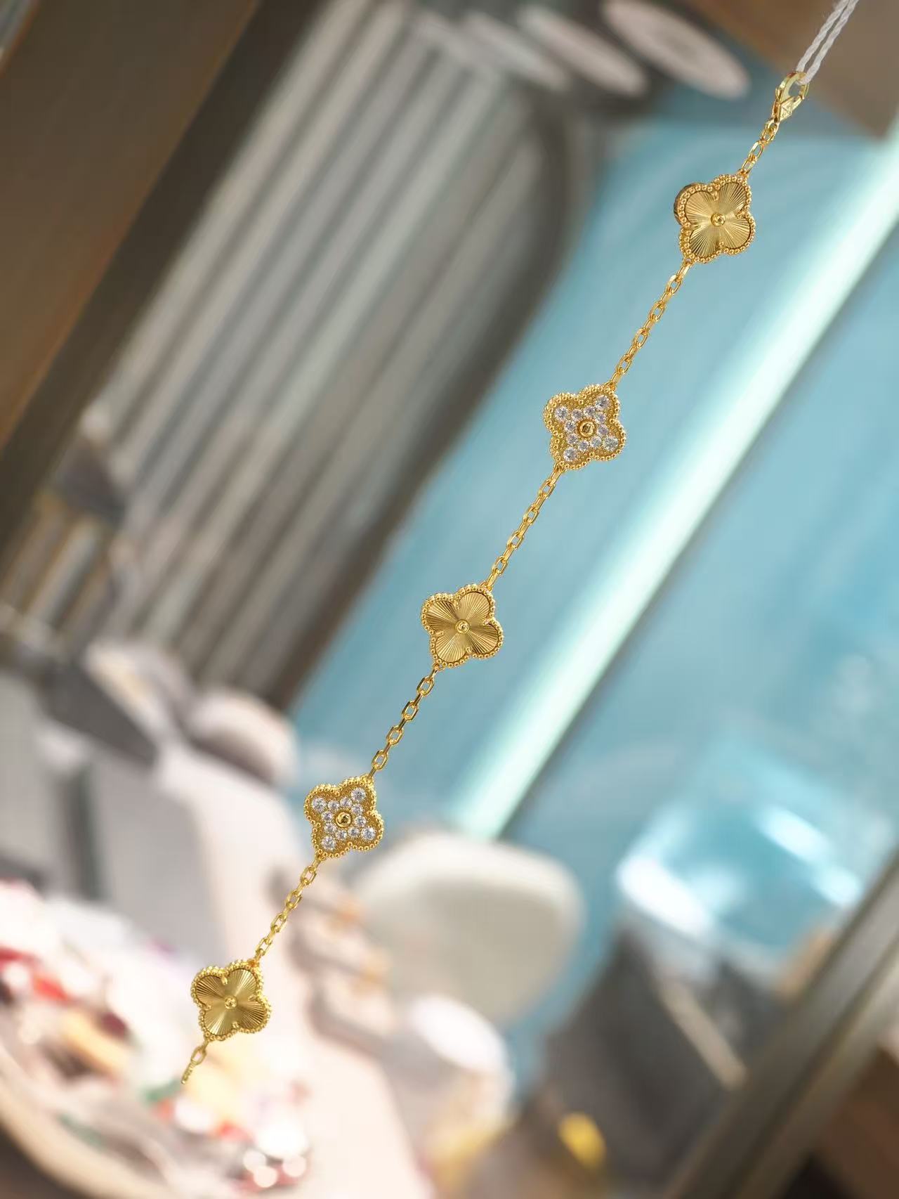 5 Four-Leaf Clover Bracelet Item No.HY580781