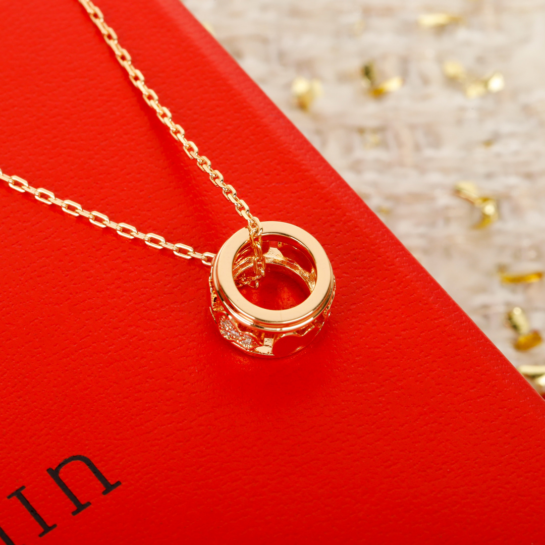 Hollow Ring Diamond Necklace Item No.250006