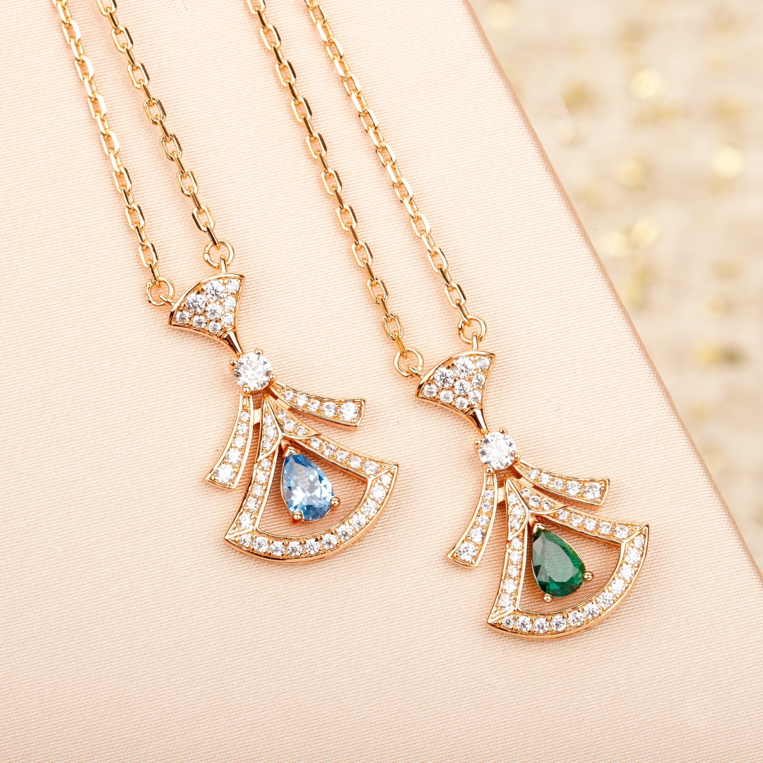 Fan-Shaped Diamond Necklace Item No.208688