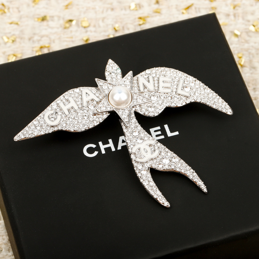 Full Diamond Bird Pearl Brooch Item No.250514