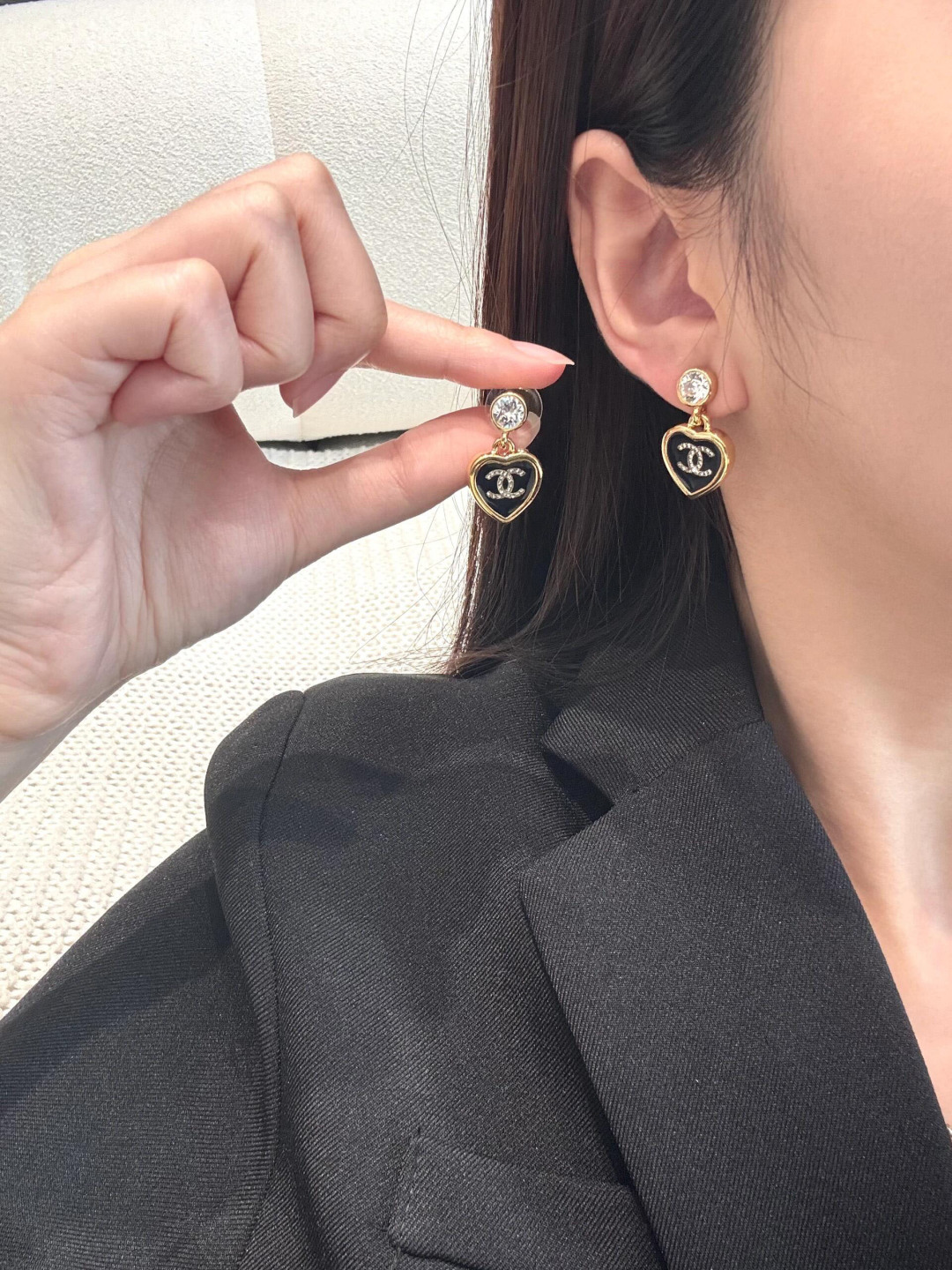 Black Gold Heart Double C Earrings Item No.250502