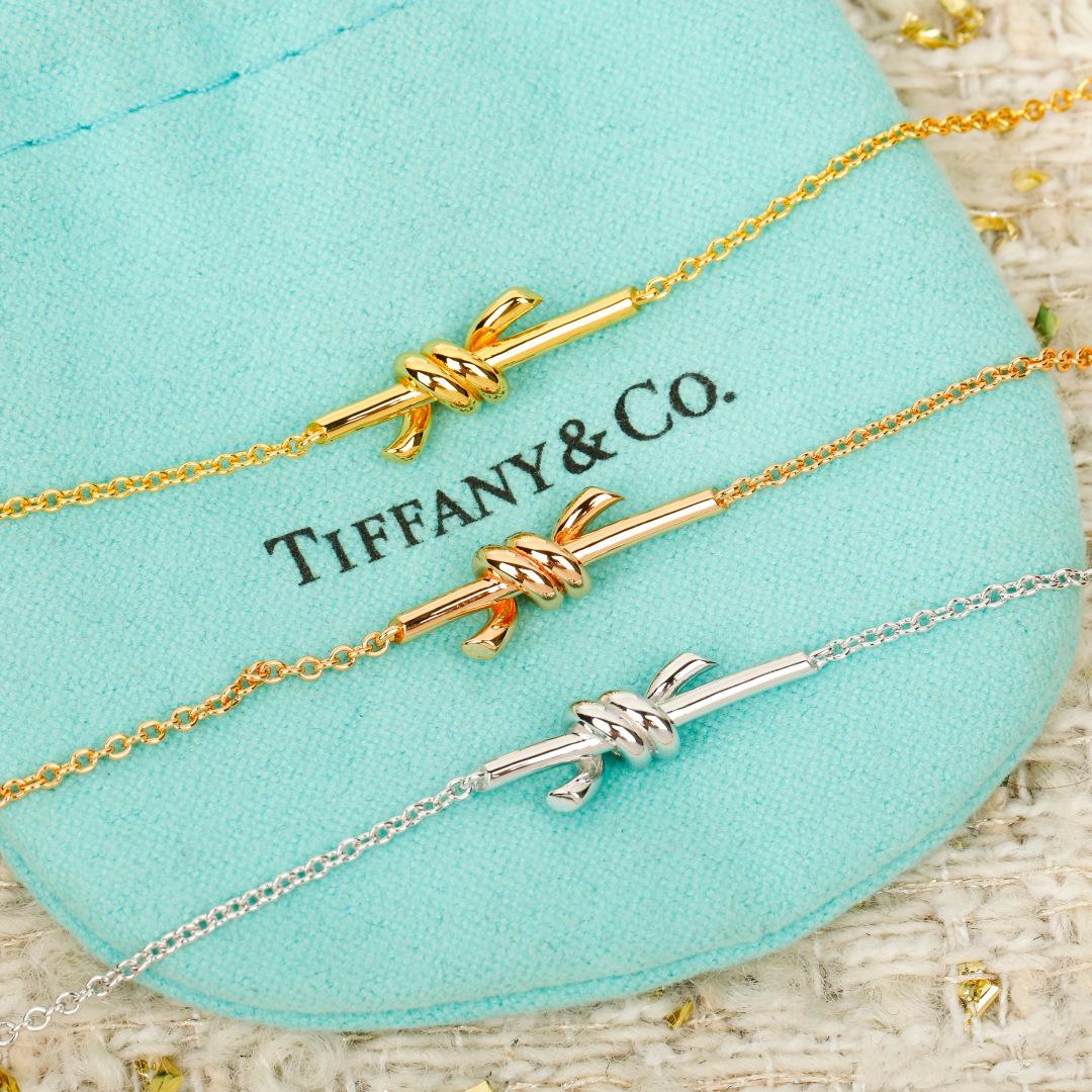 Knot Bracelet Item No.250415