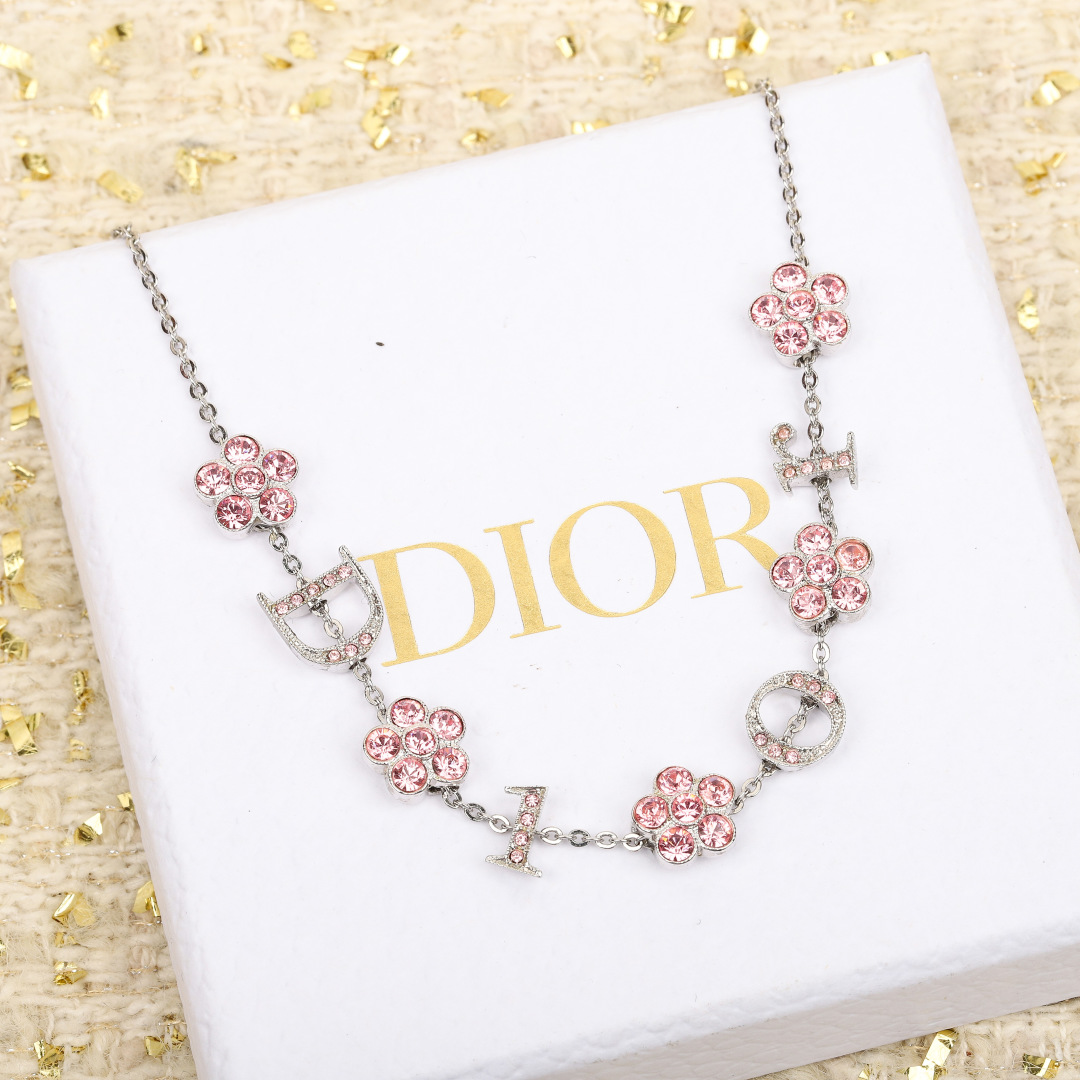D Small Flower Necklace Item No.207845