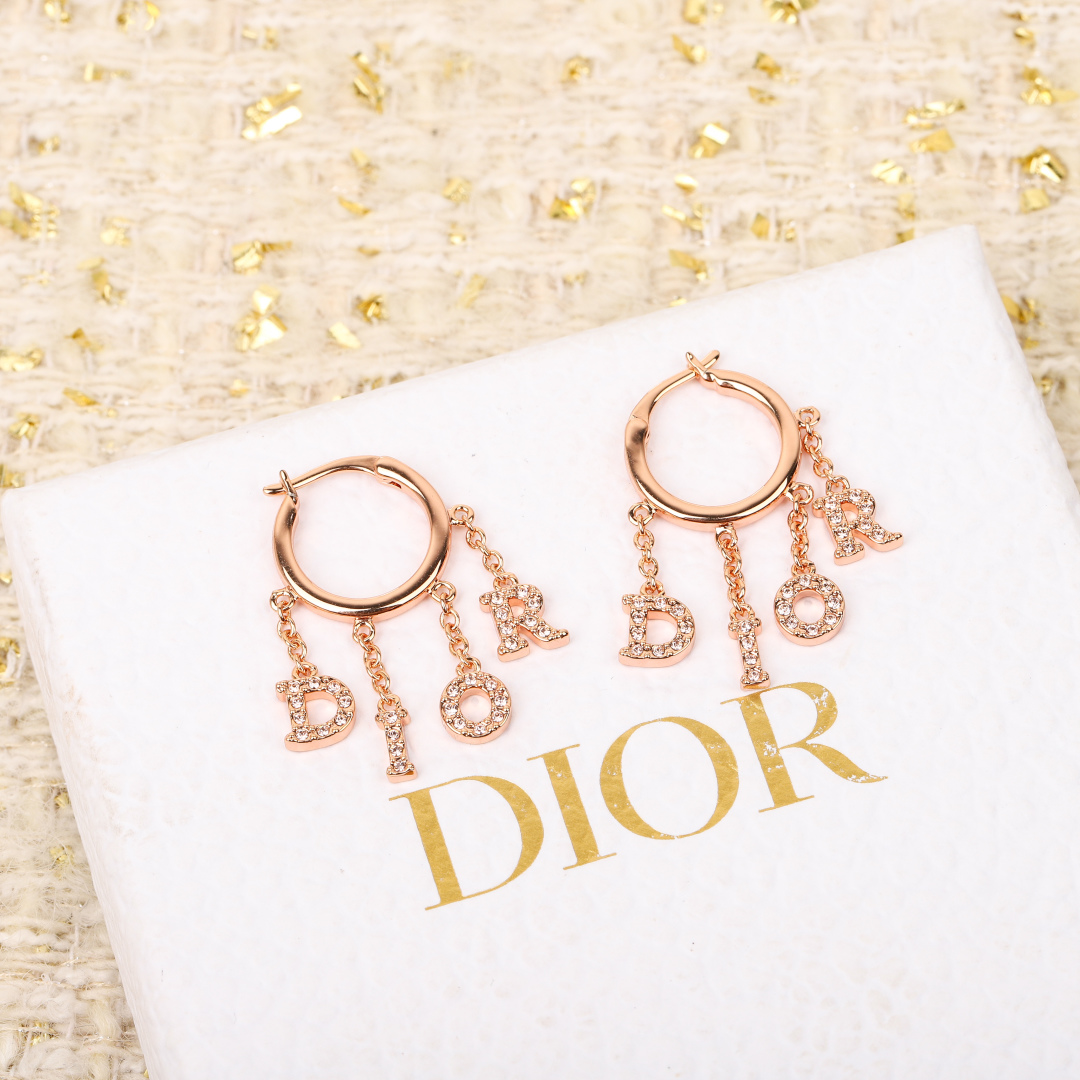 D Diamond Letter Earrings Item No.210484