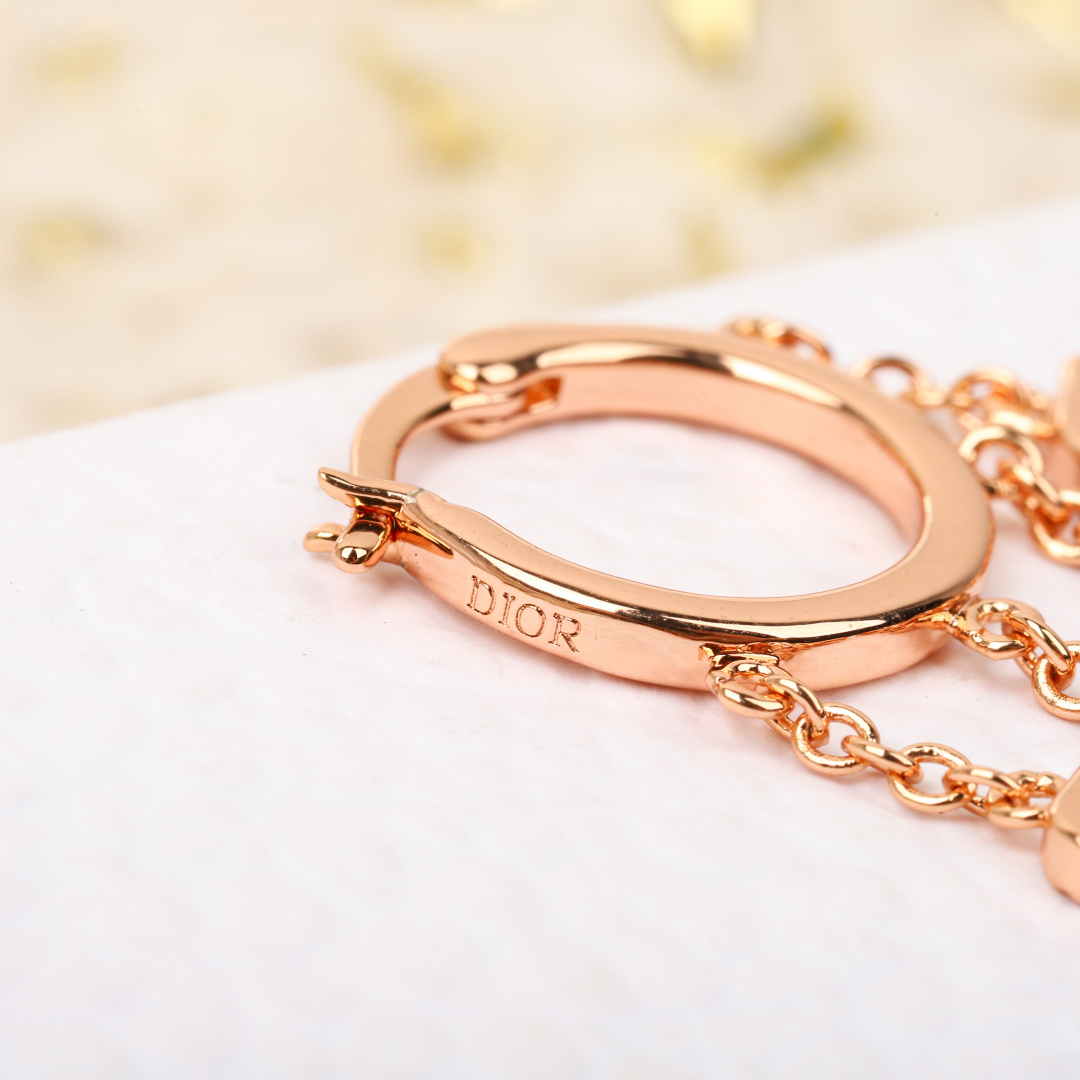 D Diamond Letter Earrings Item No.210484