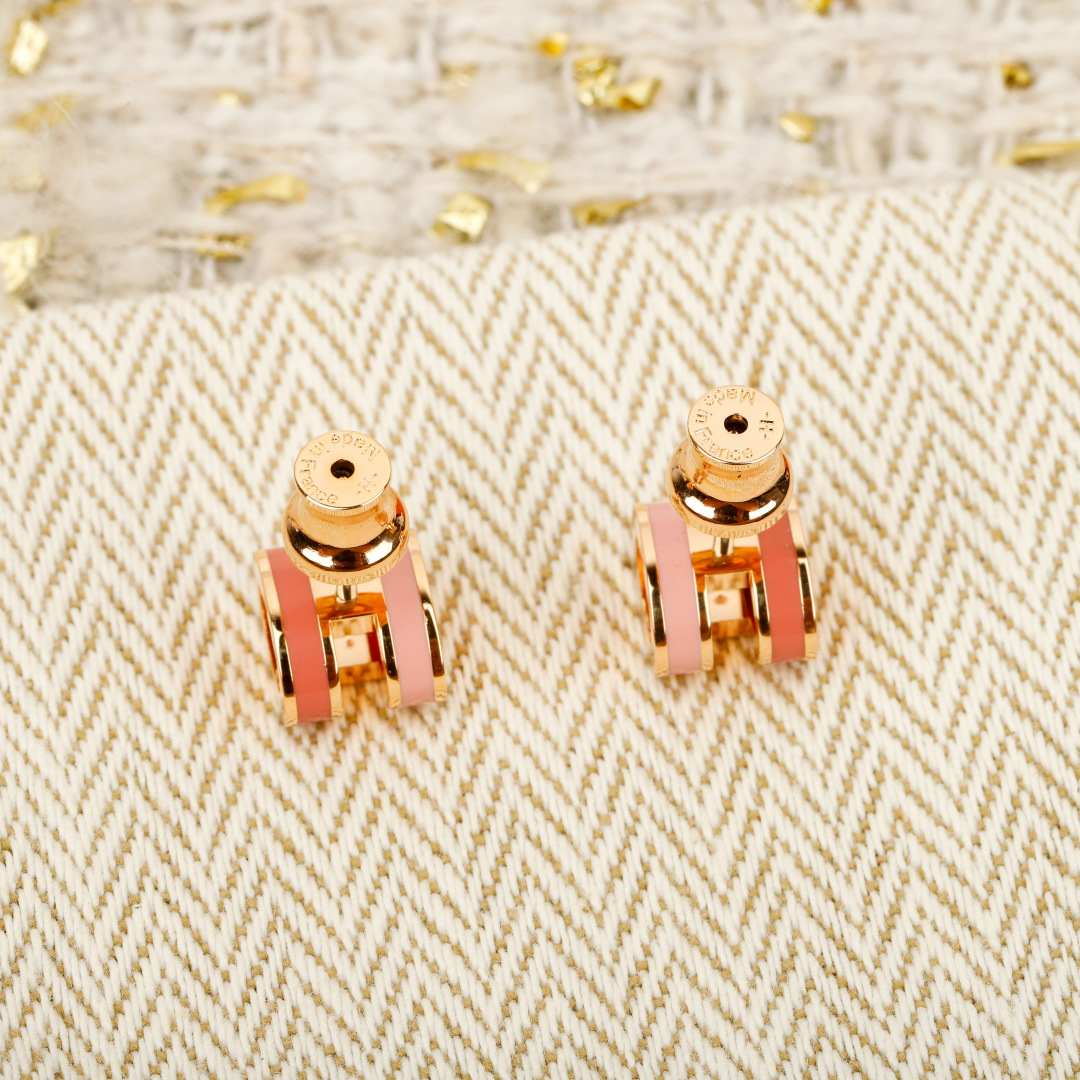Mini Pop H Earrings Item No.203258