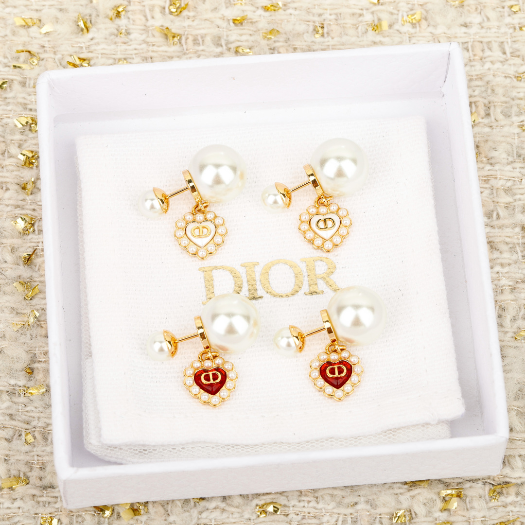 Mini Pearl Heart Earrings Item No.250367