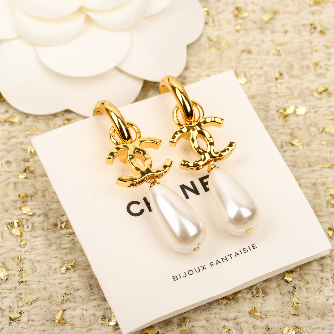 Double C Water Drop Pearl Earrings Item No.210629