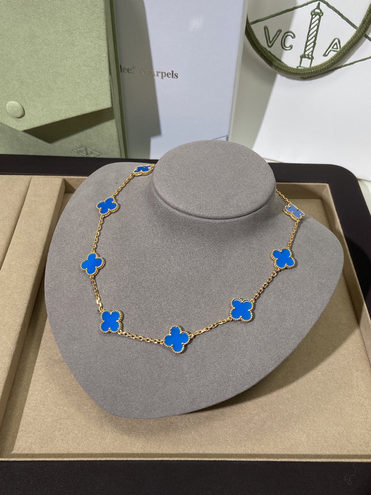 10 Four-Leaf Clover Necklace Item No. B1037