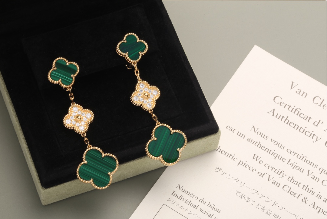 3 Four-Leaf Clover Earrings Item No.HY580780