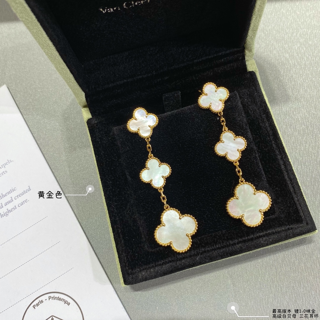 3 Four-Leaf Clover Mother-of-Pearl Earrings Item No.0390