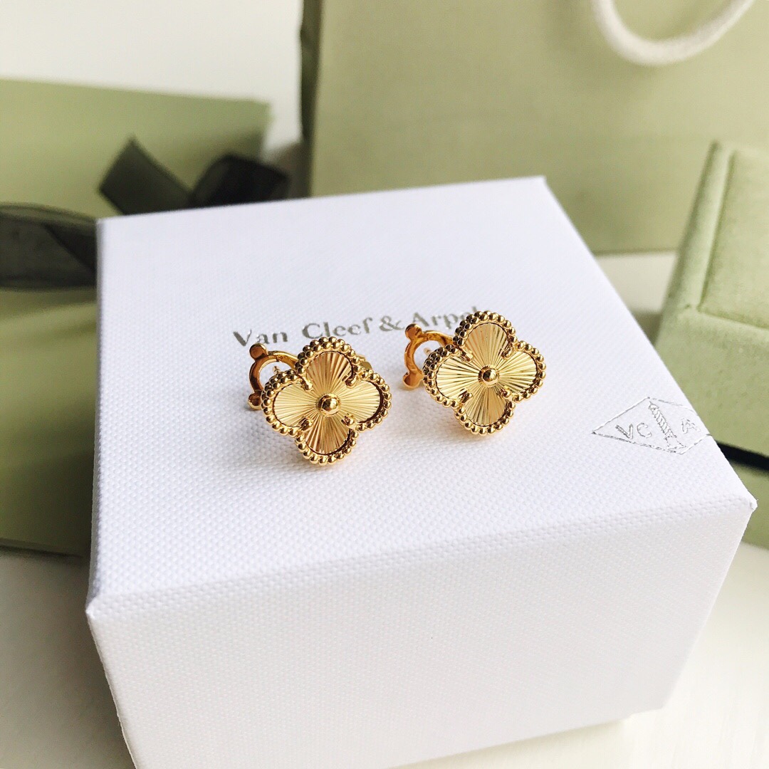 Four-leaf Clover Earrings Item No. 053092