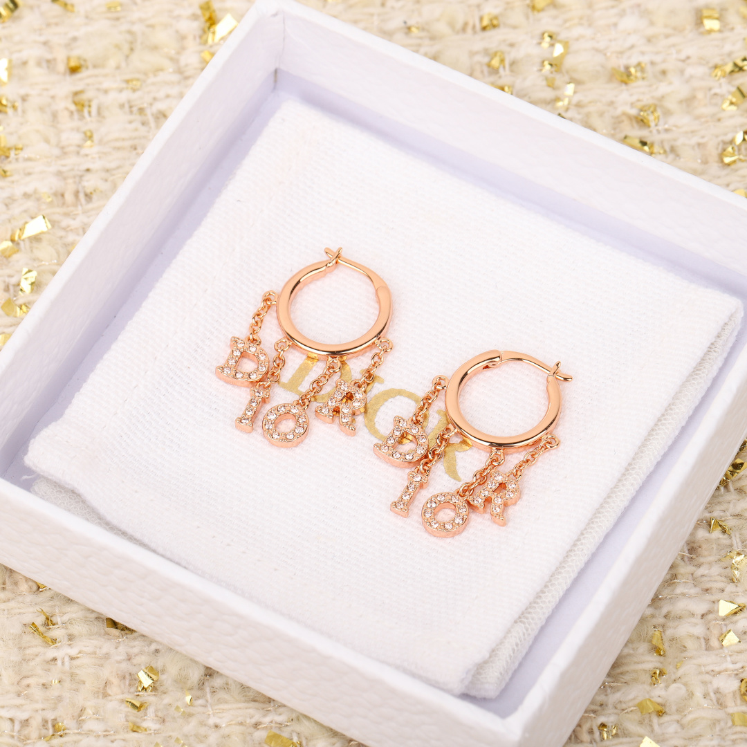 D Diamond Letter Earrings Item No.210484