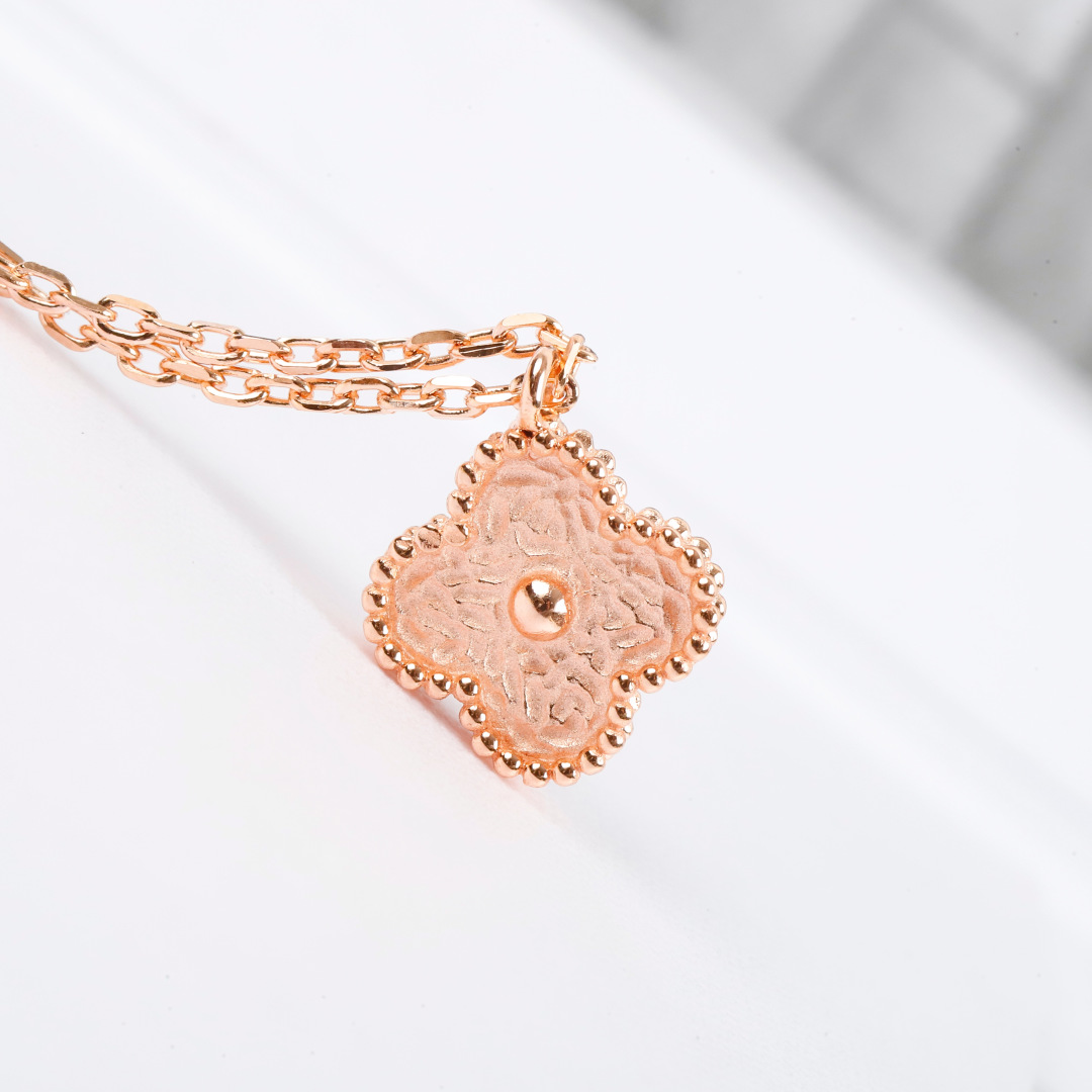 Mini Four Leaf Clover Necklace Item No. 203537
