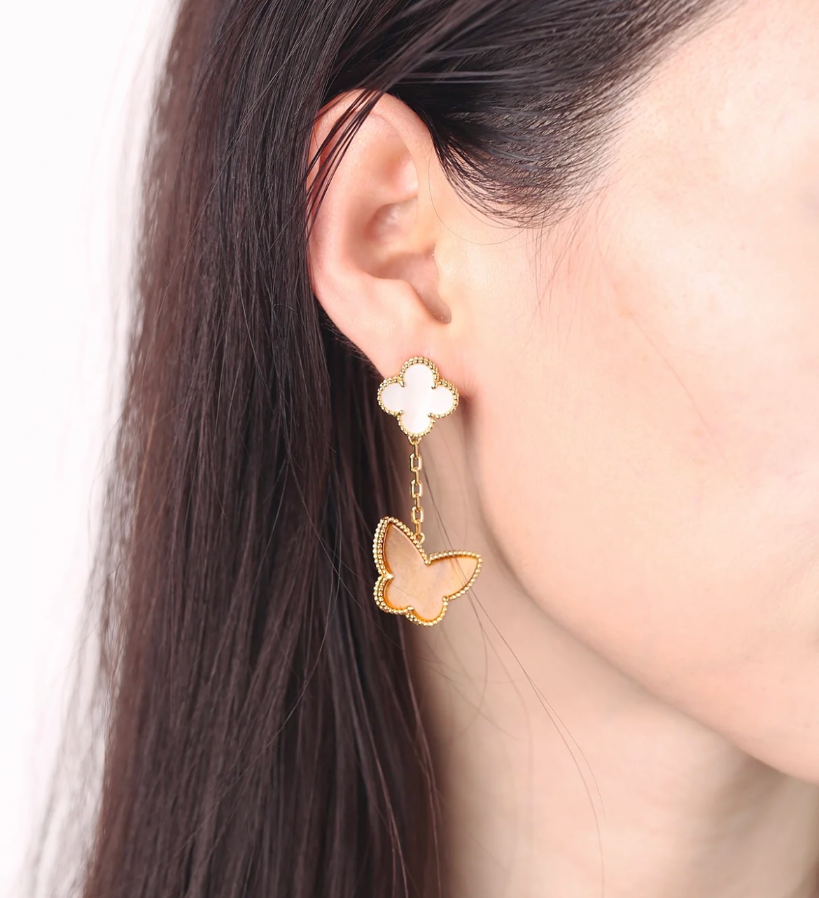 2 Four-leaf Clover Mother-of-pearl Earrings Item No.1332