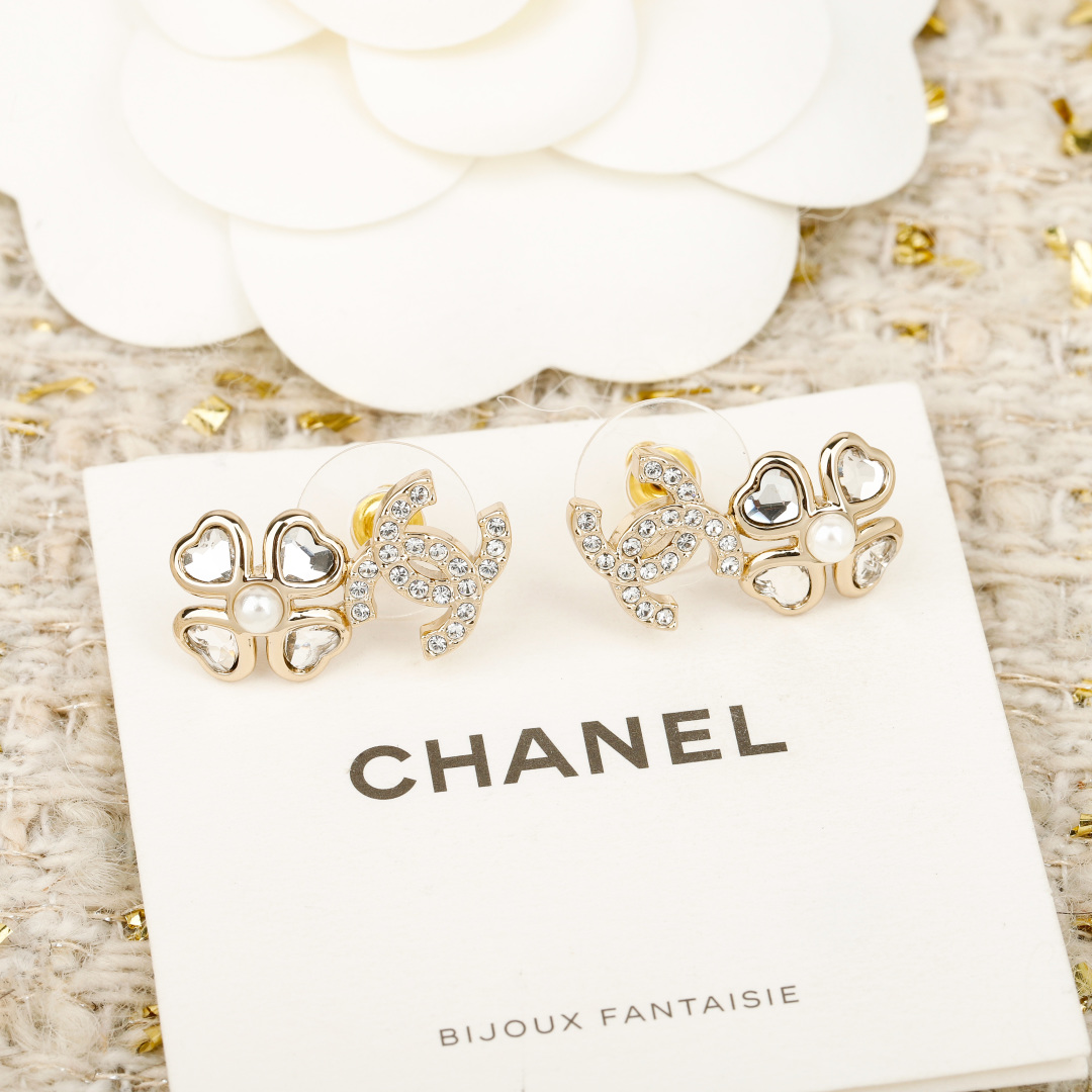 Diamond Heart Double C Earrings Item No.250422