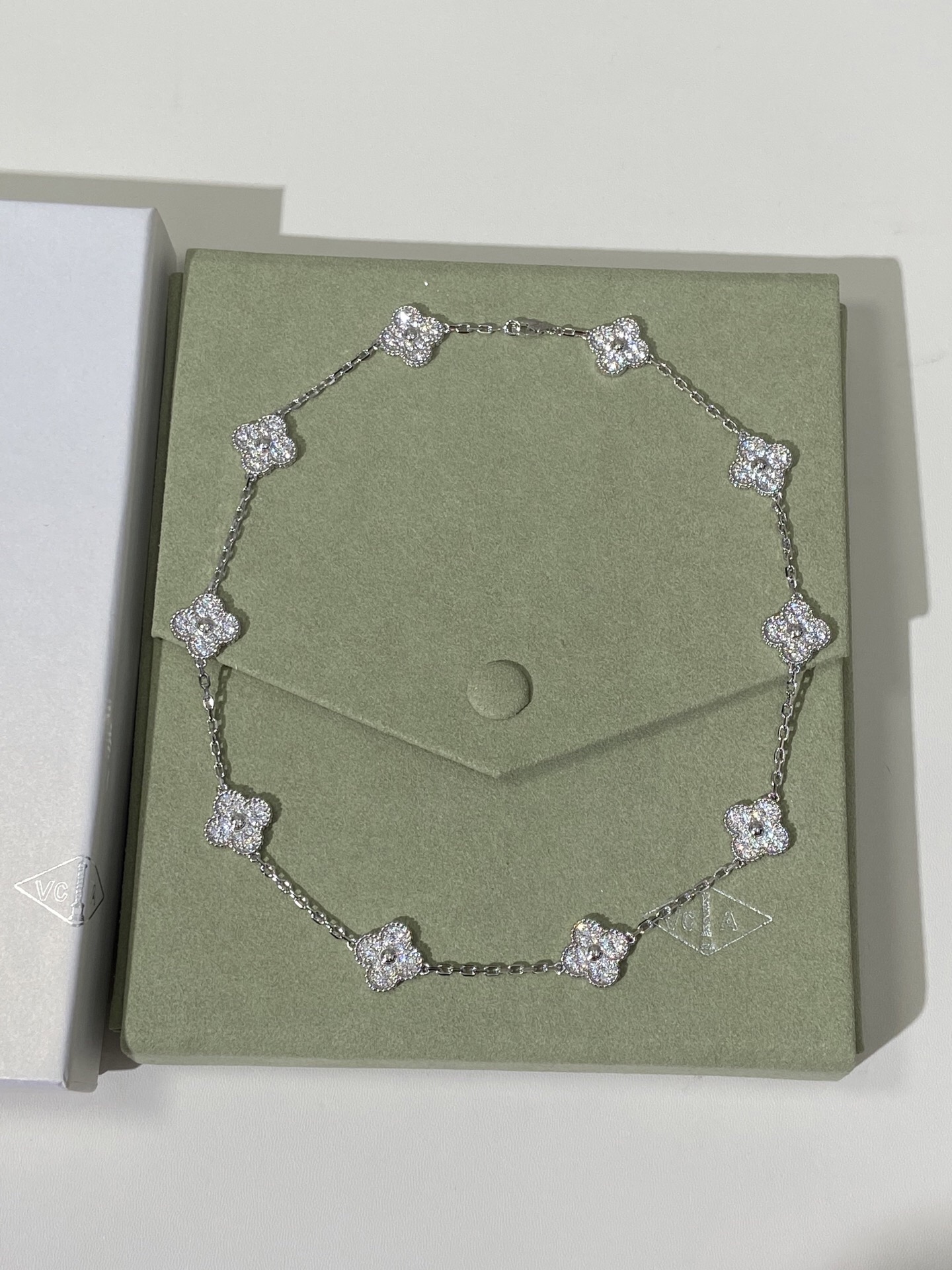 10 Four-Leaf Clover Necklace Item No. B1036