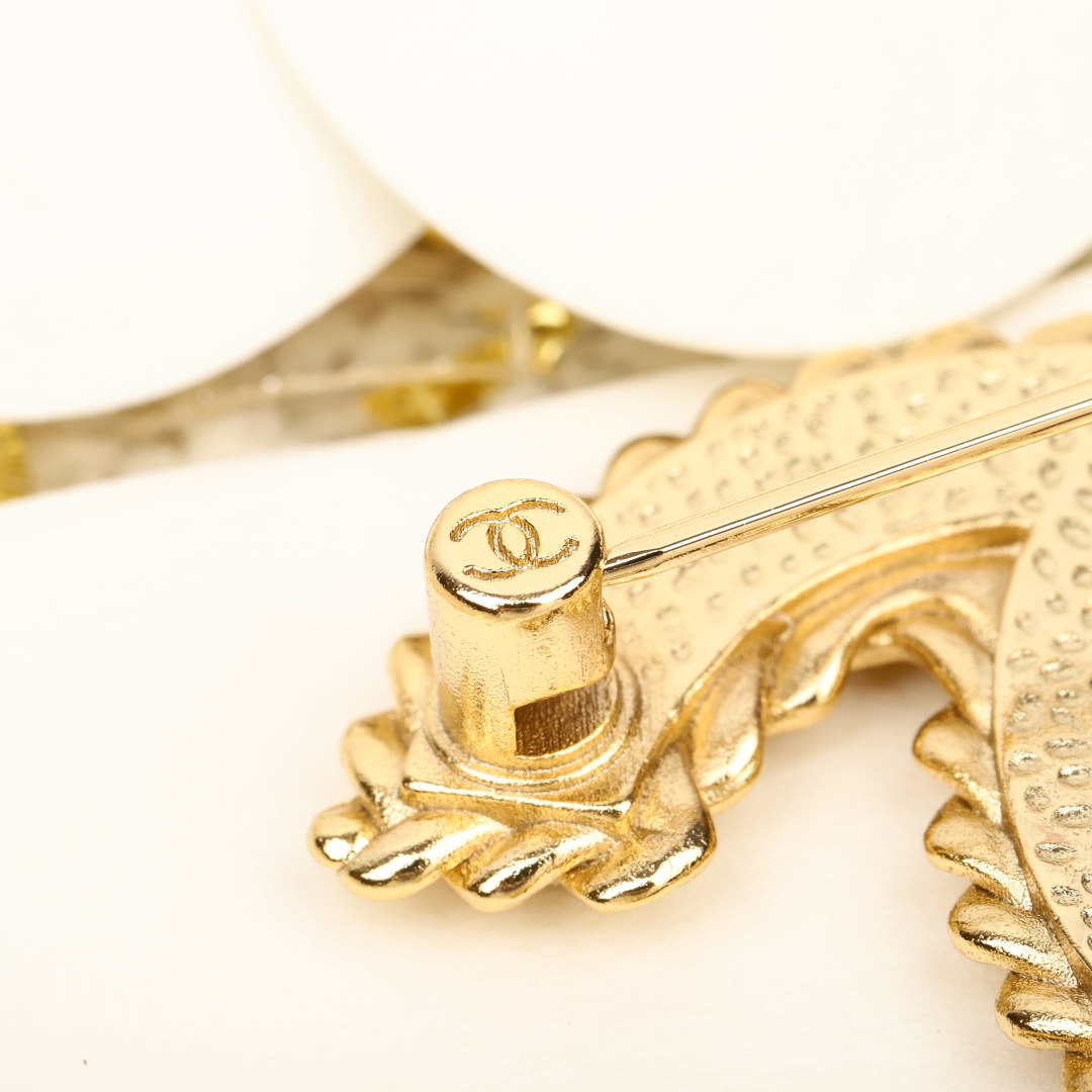 Oil Drop Double C Brooch Item No.210991