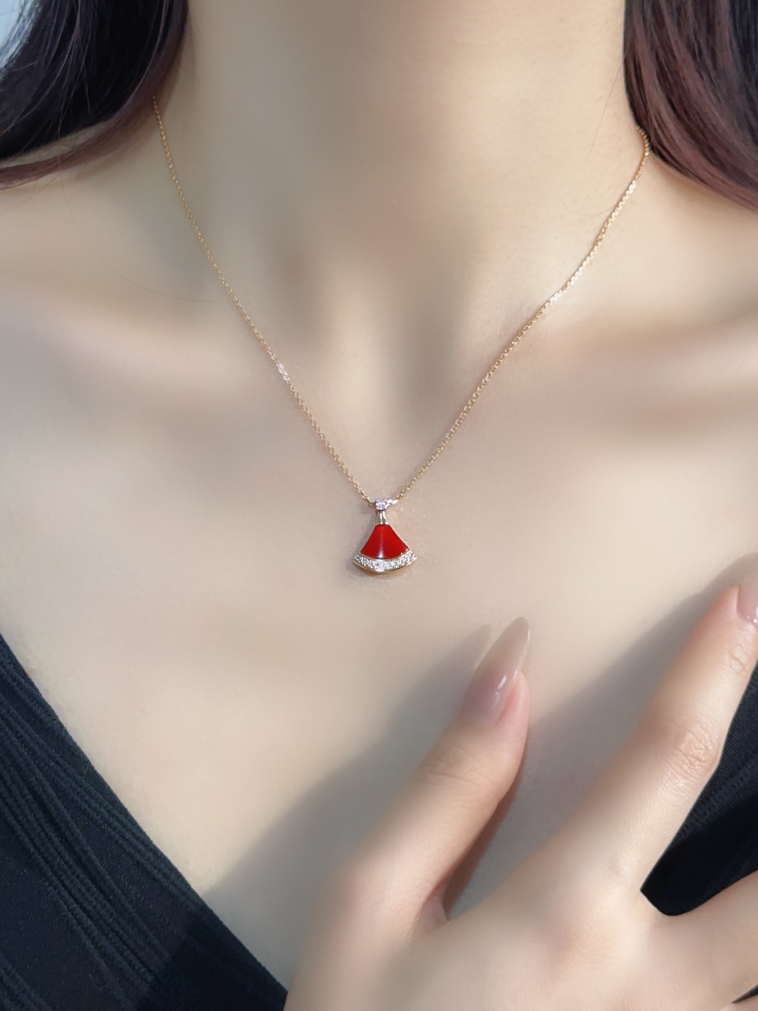 Scalloped Diamond Necklace Item No. 250393
