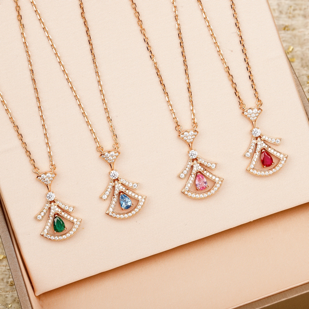 Fan-Shaped Diamond Necklace Item No.208688