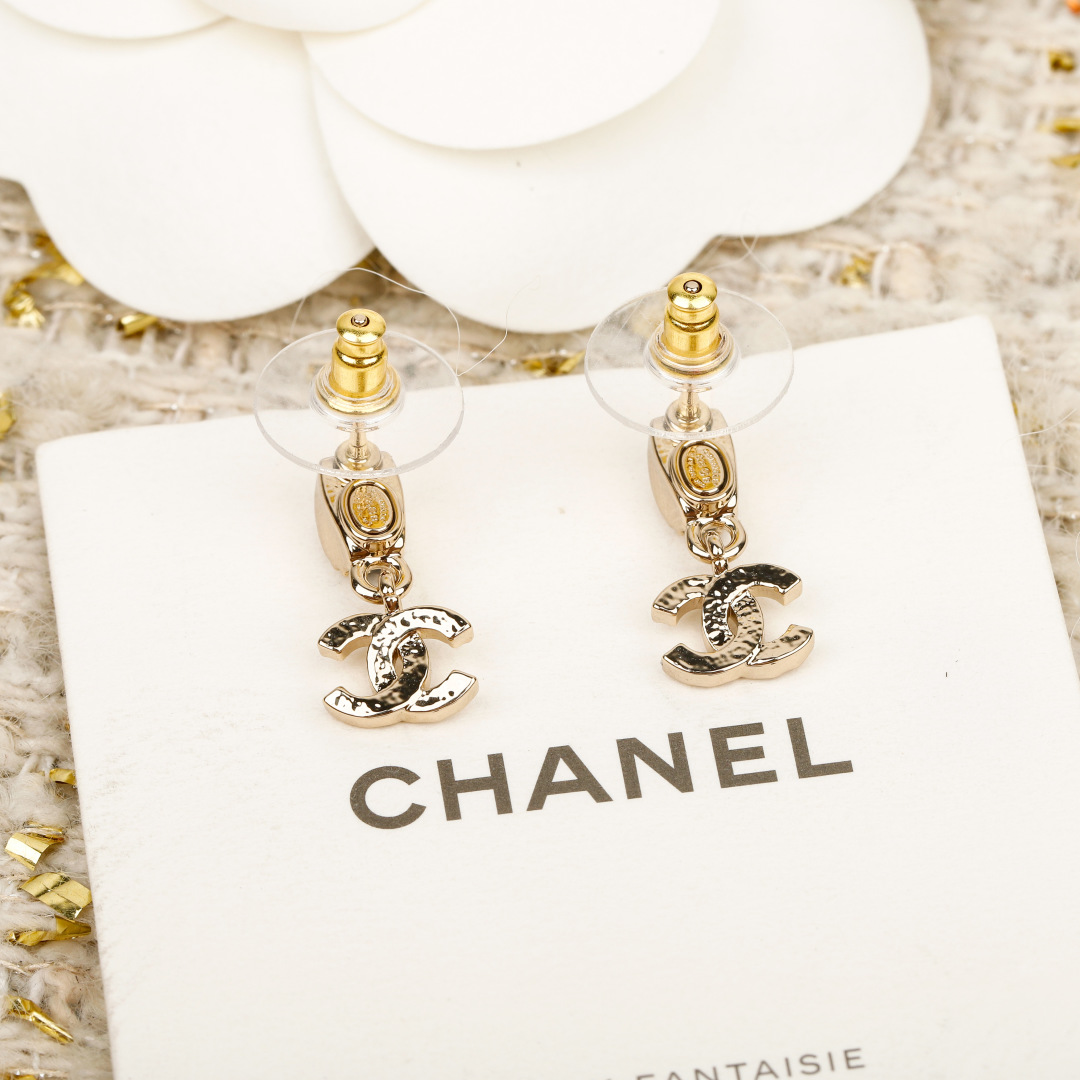 25B Black Epoxy Double C Earrings Item No.250498