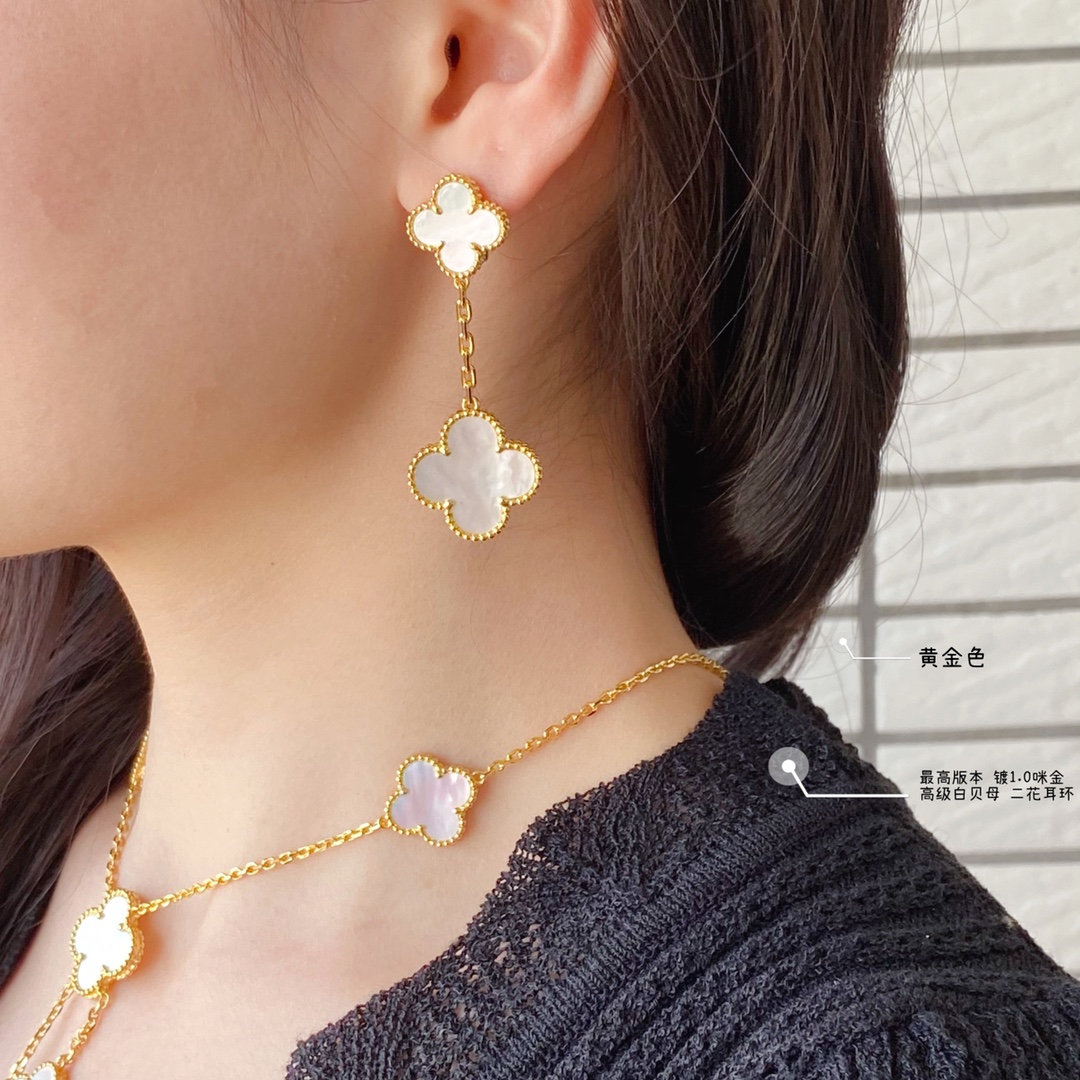 2 Four-Leaf Clover Mother-of-Pearl Earrings Item No.0370