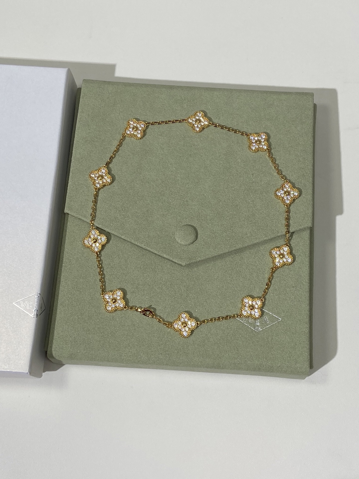 10 Four-Leaf Clover Necklace Item No. B1042