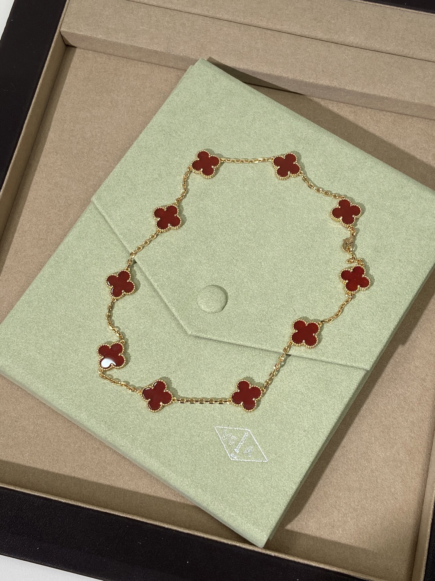 10 Four-Leaf Clover Necklace Item No. B1041