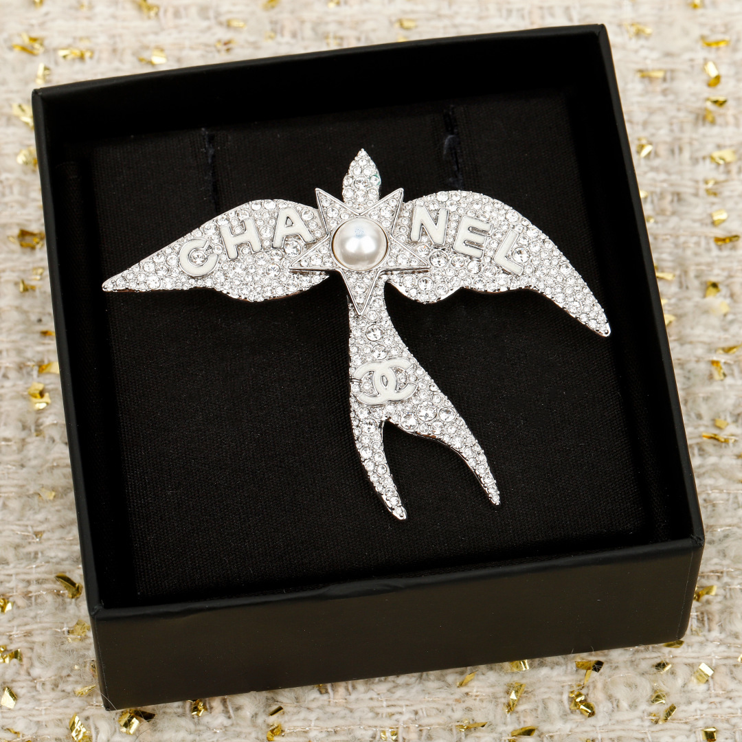 Full Diamond Bird Pearl Brooch Item No.250514